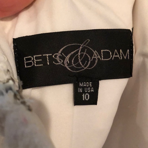 White lace dress - Picture 4 of 4